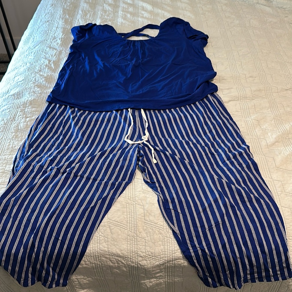 EUC CACIQUE PAJAMA AET CROPPED BOTTOM TOP 22/24 BOTTOM 26/28